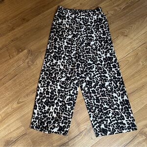 Bobeau Leopard Print Wide Leg Cropped Pants – Size Small